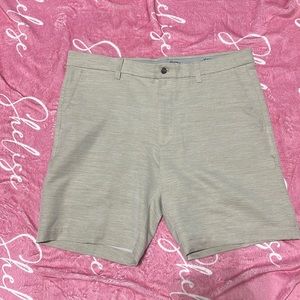 Men’s Callaway shorts size 36 Crème color